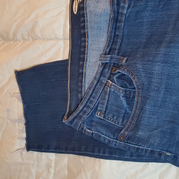 Old Navy Short Mid-Rise Women's Jeans - Picture 2 of 7